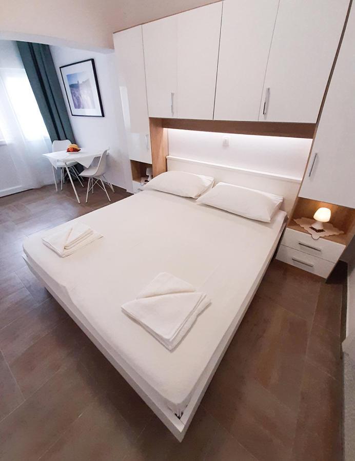 Apartment Nina Rovinj Bagian luar foto