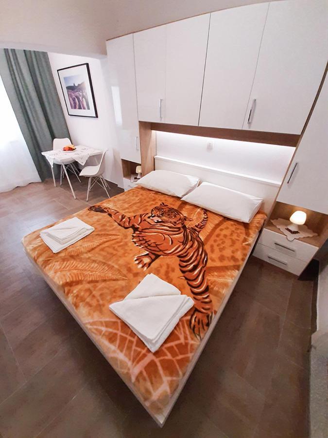 Apartment Nina Rovinj Bagian luar foto