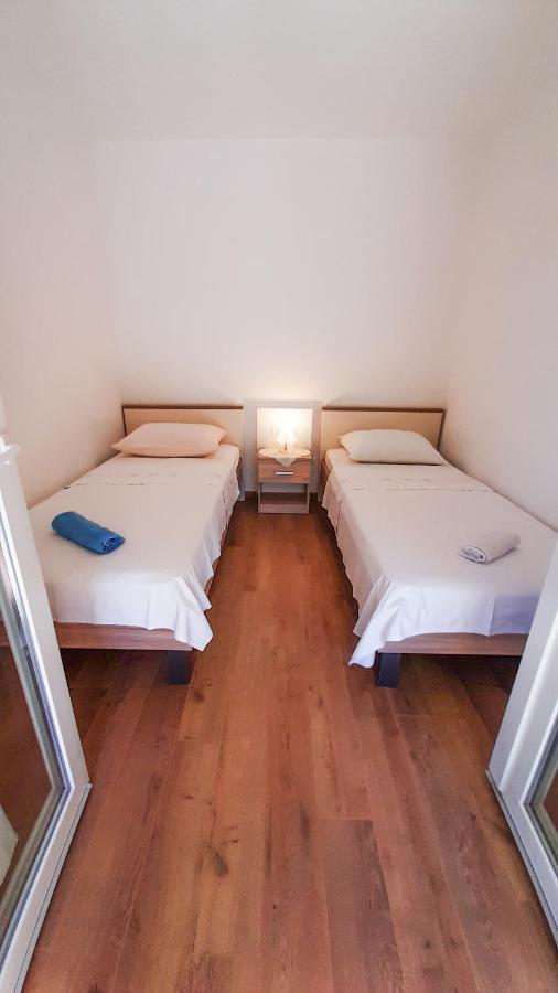 Apartment Nina Rovinj Bagian luar foto