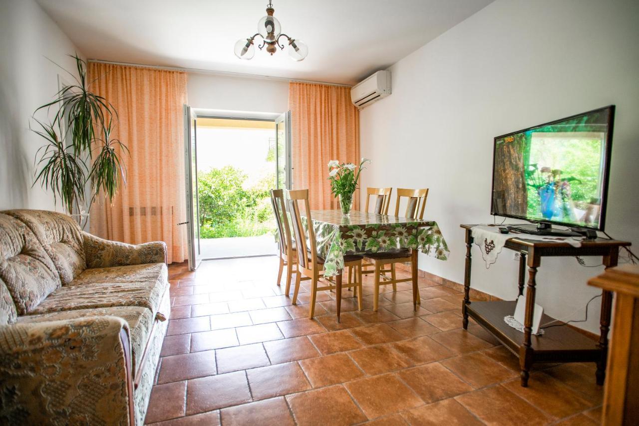 Apartment Nina Rovinj Bagian luar foto